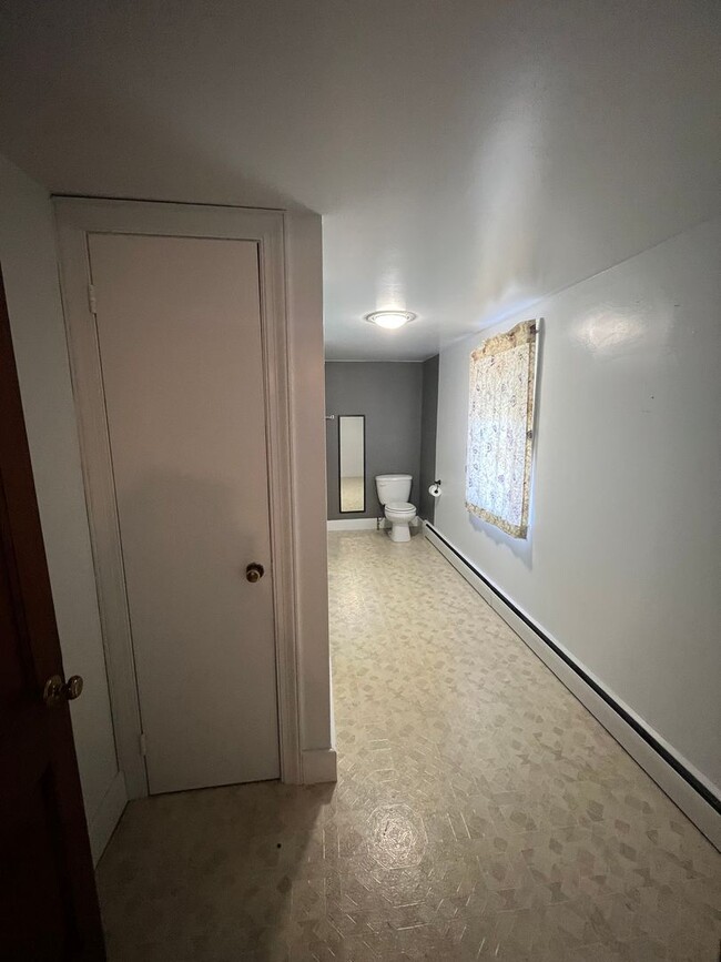 Building Photo - Spacious 3-Bedroom Farmhouse for Rent – Peaceful Country Living