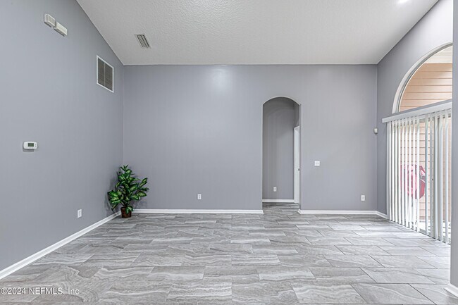 Building Photo - 2243 Trailwood Dr