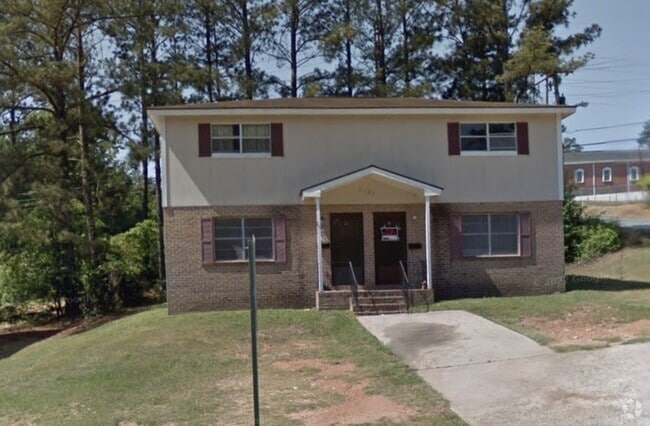 Building Photo - 2107 Meriwood Dr