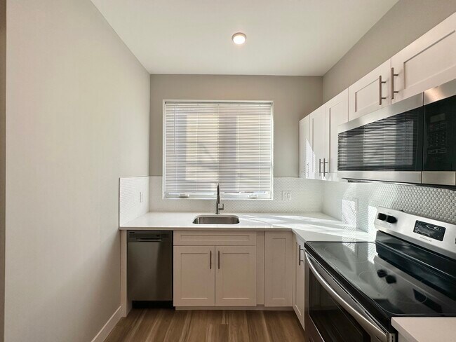 Building Photo - 2009 N Darien St