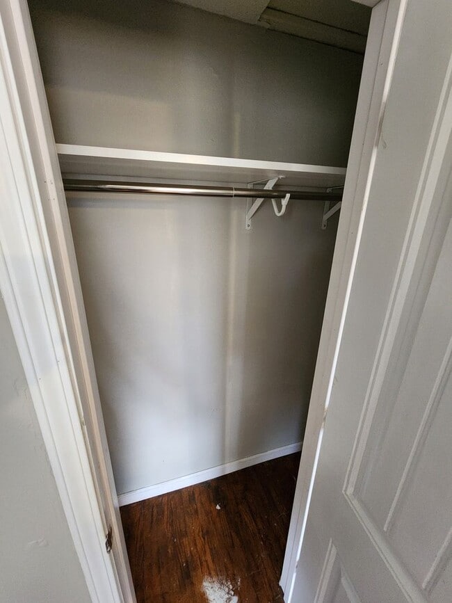 Building Photo - Spacious 3-Bedroom, 2-Bathroom Home AVAILABLE NOW!!