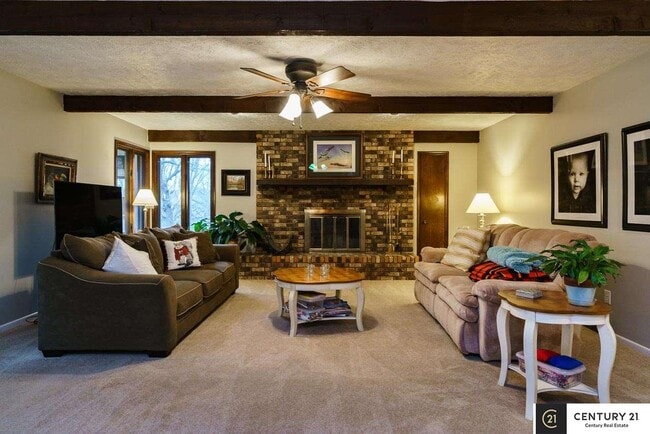 Building Photo - 845 Hidden Hills Dr