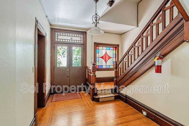 Building Photo - 1722 Fifth Avenue - 4
