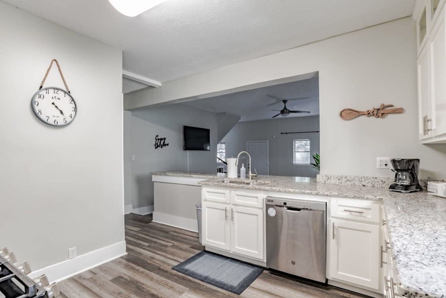 Building Photo - 402 Michigan Ave