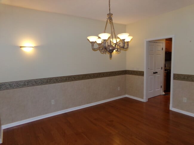 Building Photo - Beautiful 3 Bed 3.5 Bath Xenia Home!