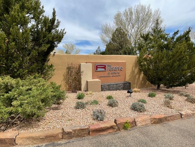 Building Photo - 941 Calle Mejia