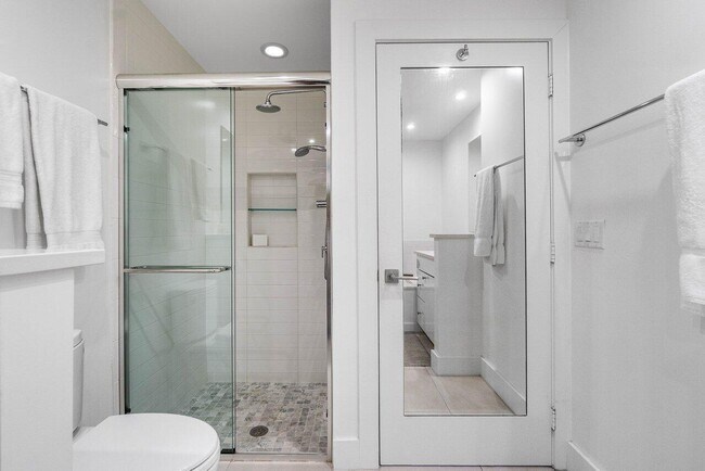 Building Photo - 2320 Las Casitas Dr