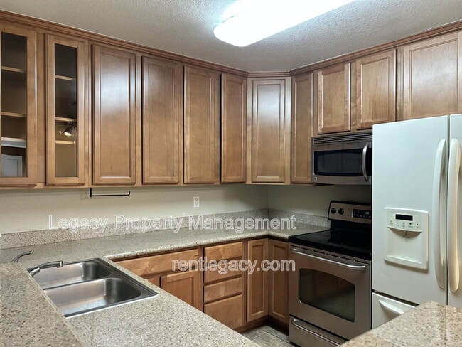 Building Photo - 3715 Tallyho Dr