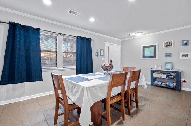 Building Photo - 5371 Central Ave