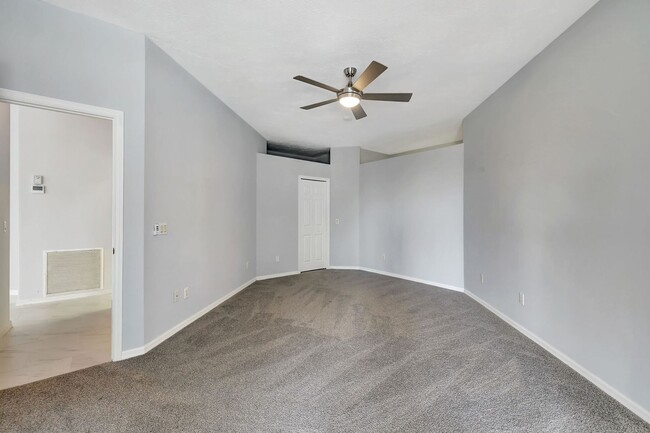Building Photo - A BOATER'S PARADISE WITH THIS STUNNING 3 B...