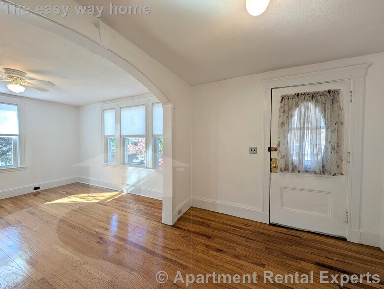 Building Photo - 119 Lowell St