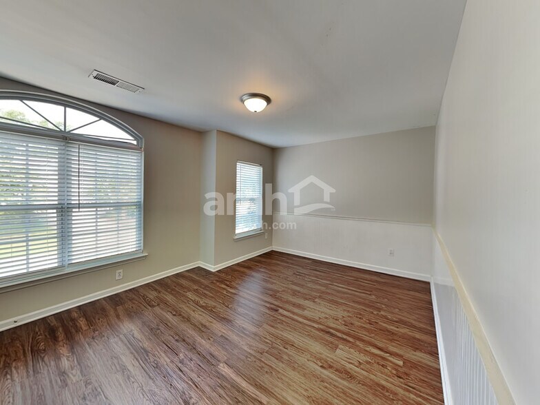 Building Photo - 3324 Glamorgan Ct