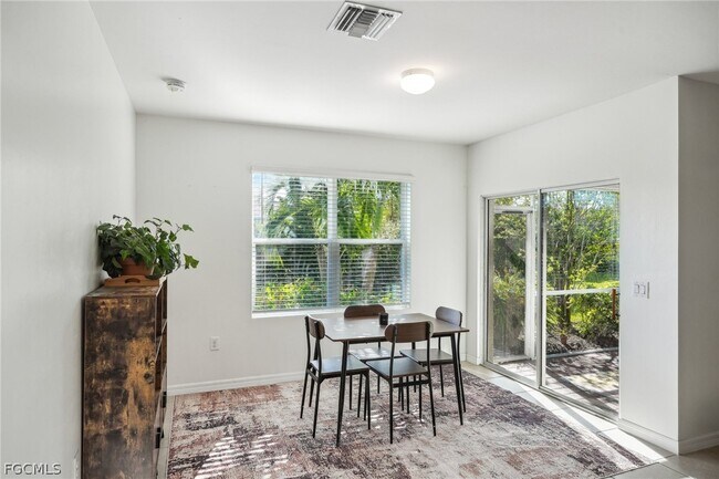 Building Photo - 3421 Cancun Ct