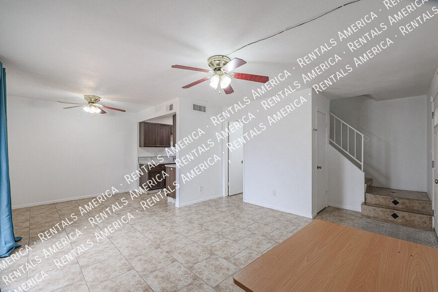 Building Photo - 6058 W Golden Ln