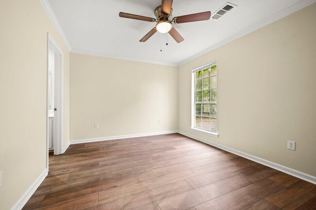 Building Photo - 12558 LA-10