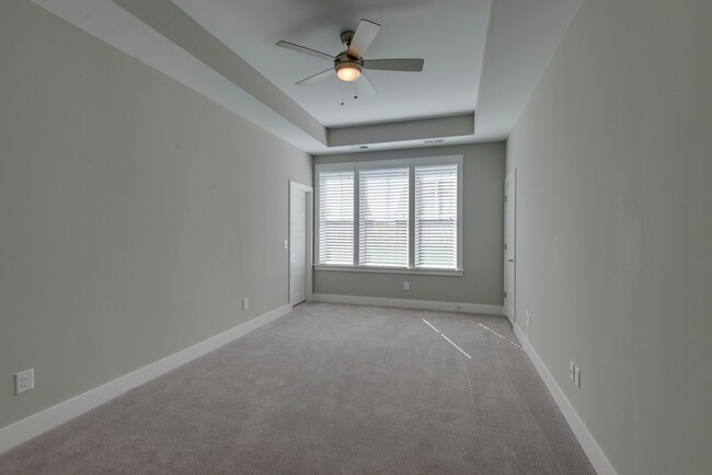 Building Photo - AVAILABLE NOW-E.Nashville- 3-Bed/3.5+ Bath...