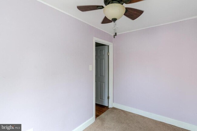 Building Photo - 456 Lyceum Ave