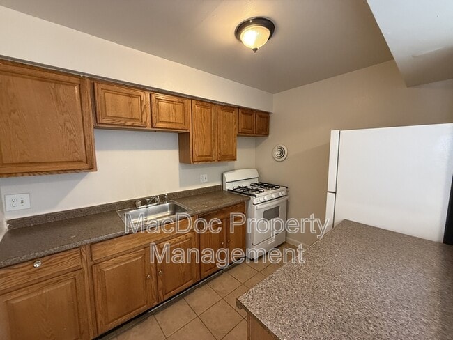 Building Photo - 3456 Beale Ct