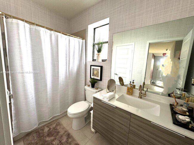 Building Photo - 8865 NW 160th Ter