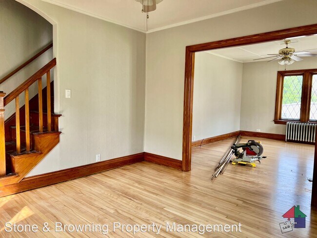 Building Photo - 3 br, 1.5 bath House - 83 South Main St.