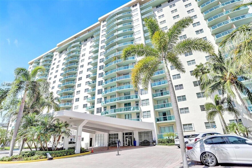 Building Photo - 19390 Collins Ave