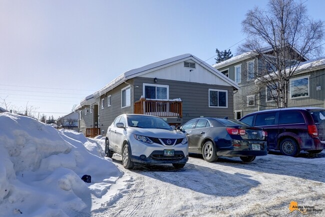 Building Photo - 435 E 10th Ave