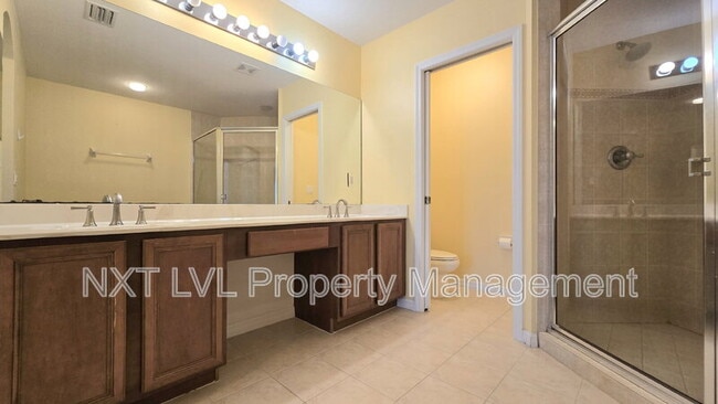 Building Photo - 2448 Laurentina Ln