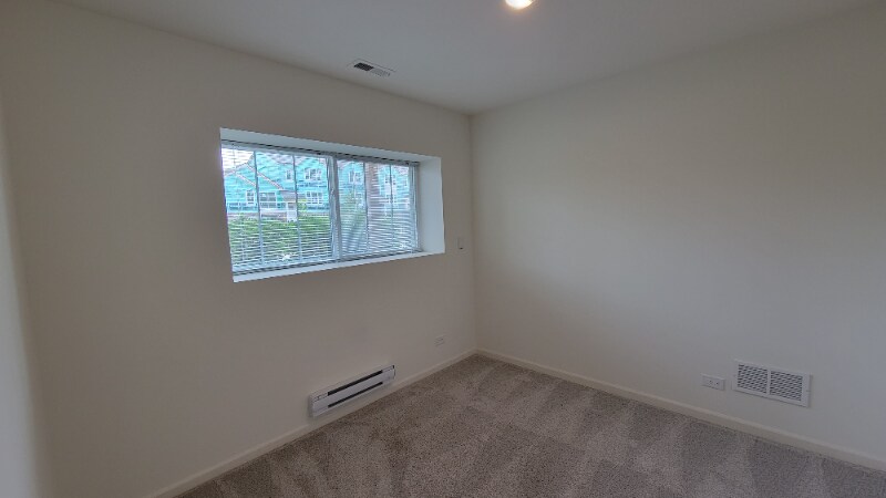Building Photo - 200 Goldenrod Dr