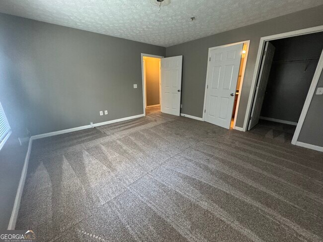 Building Photo - 13104 Fairington Ridge Cir