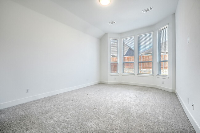 Building Photo - 1307 Beach Blvd