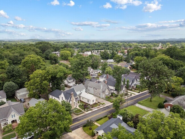 Building Photo - 1226 Adams St