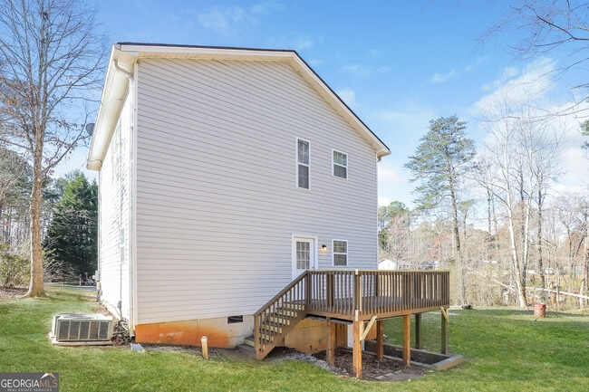 Building Photo - 5330 Mercedes Dr