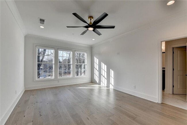 Building Photo - 435 Mayfair Ct