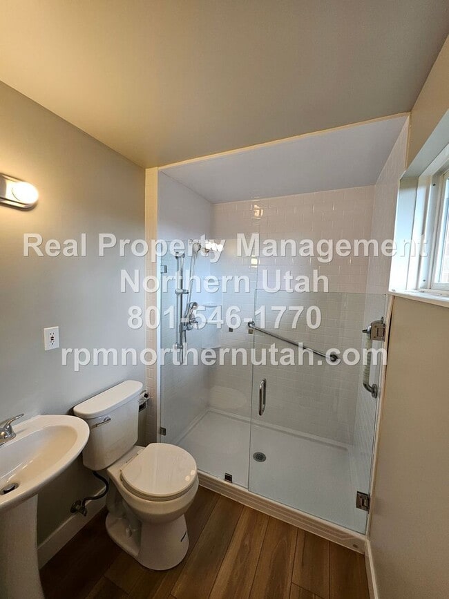 Building Photo - 4 Bedroom 3 Bath Home Now Available in Roy!