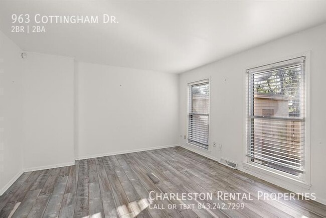 Building Photo - 963 Cottingham Dr