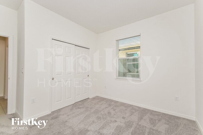 Building Photo - 327 Corbel Ln