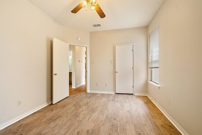 Building Photo - 508 Gregory Ct