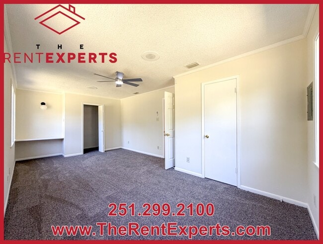 Building Photo - 4456 Eastview Dr