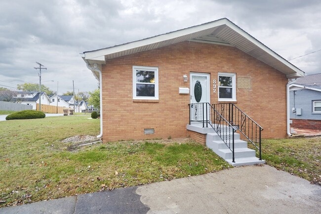 Building Photo - NOW AVAILABLE!!** Beautiful One-Bedroom at...