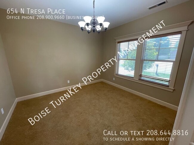 Building Photo - 654 N Tresa Pl