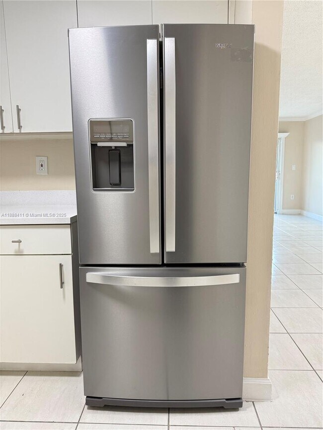 Building Photo - 1725 W 60th St