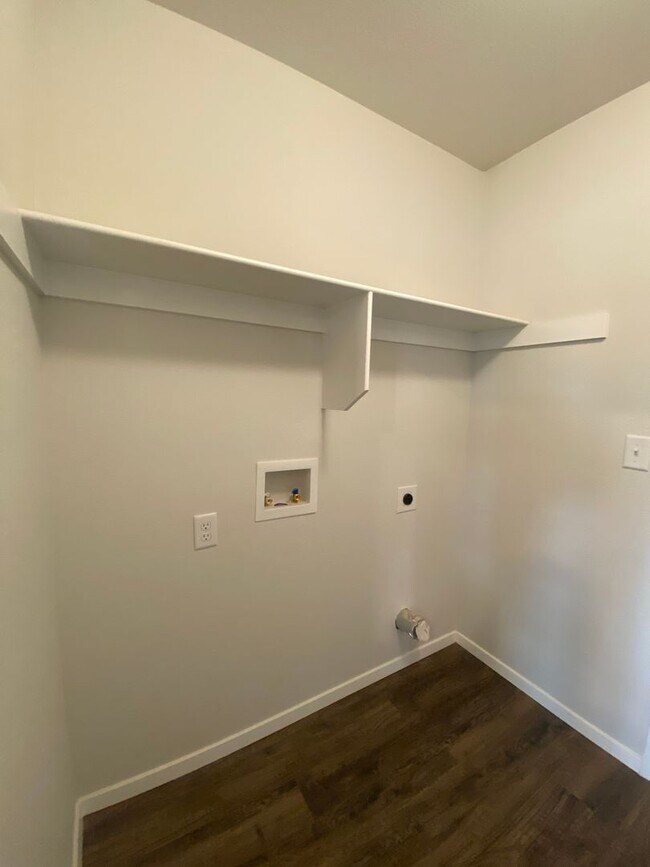 Building Photo - NOW PRE-LEASING — Charming 3-Bedroom | 2-Bath Home in Regency Park