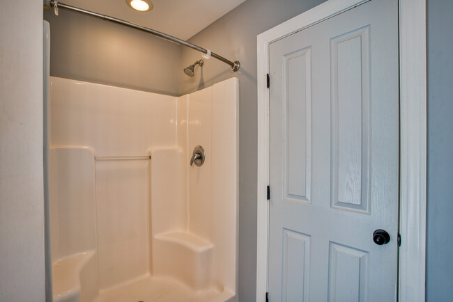 Master Bath - 112 Sparkling Brook Way