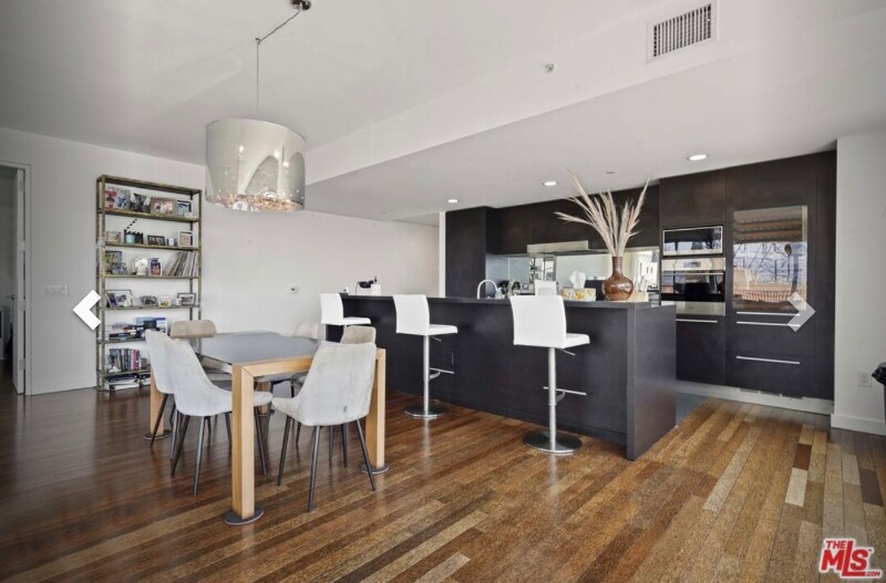 Building Photo - 6250 Hollywood Blvd