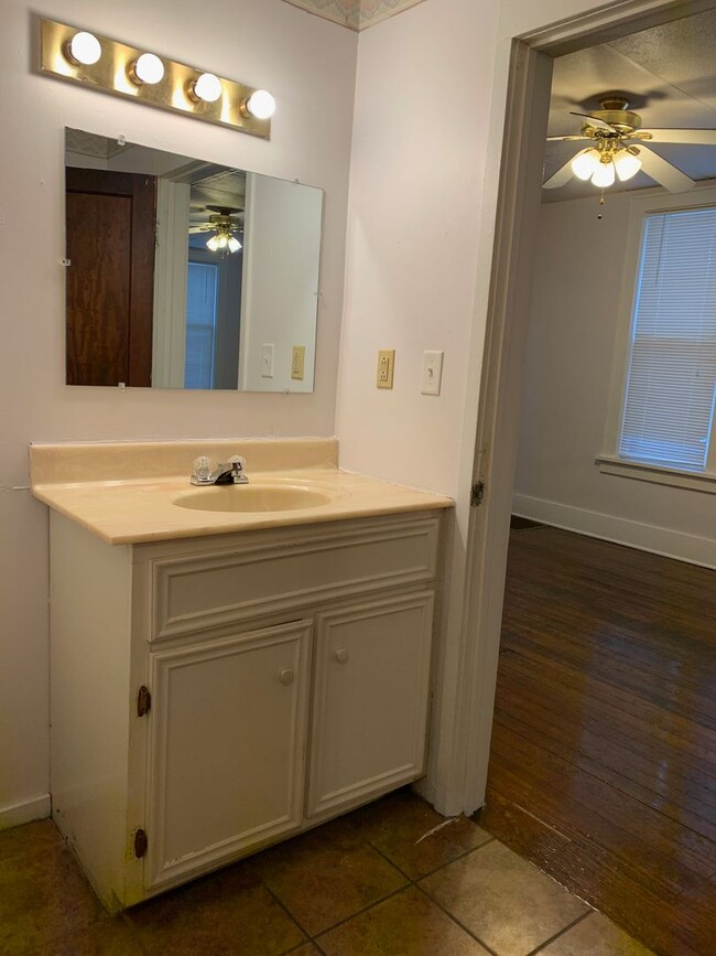 Building Photo - Two Bedroom House in Muskegon