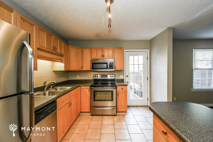 Building Photo - 3202 Lakeford Dr