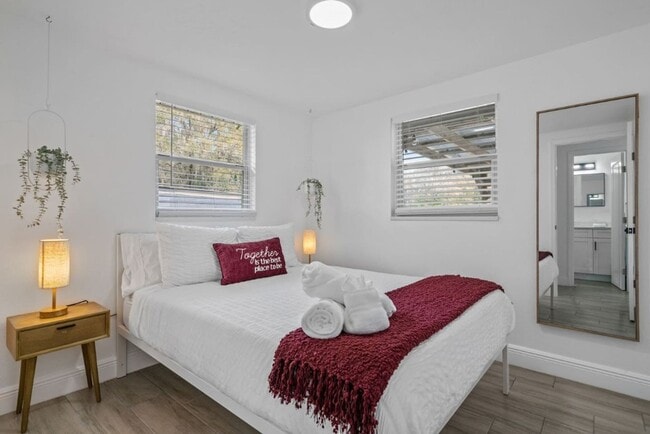 Building Photo - The peaceful place