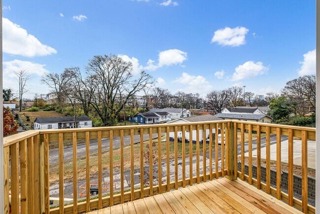 Building Photo - 1244 1st Ave S