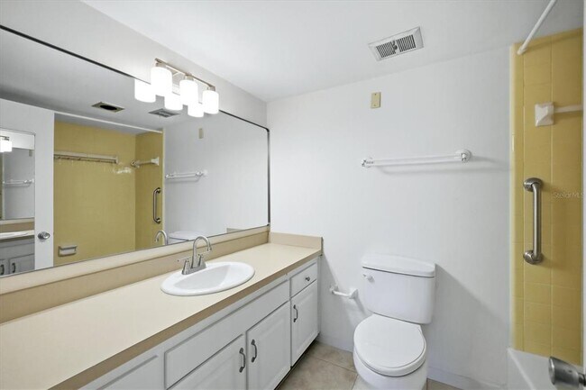 Building Photo - 555 S Gulfstream Ave