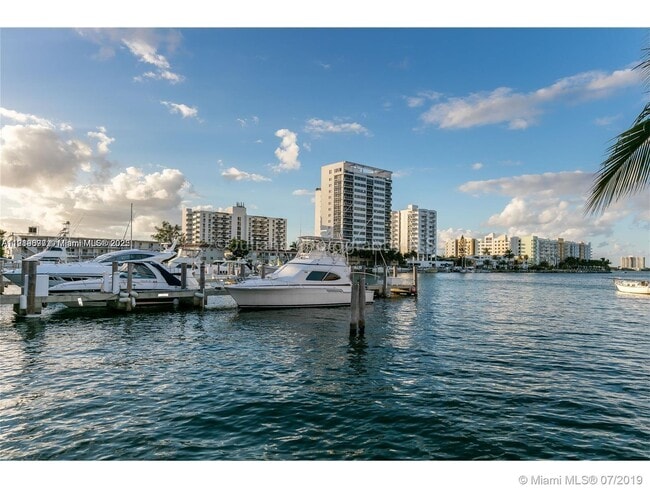 Building Photo - 7900 Harbor Island Dr